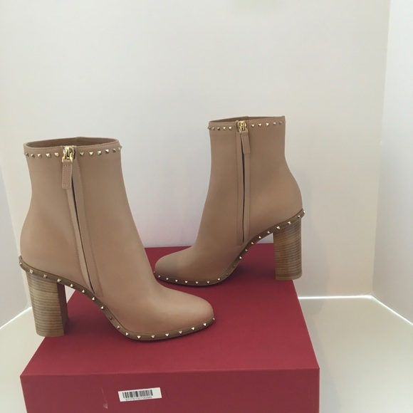 🌟LAST CALL🌟Valentino Soul Rockstud Boots in Nude - Picture 5 of 8